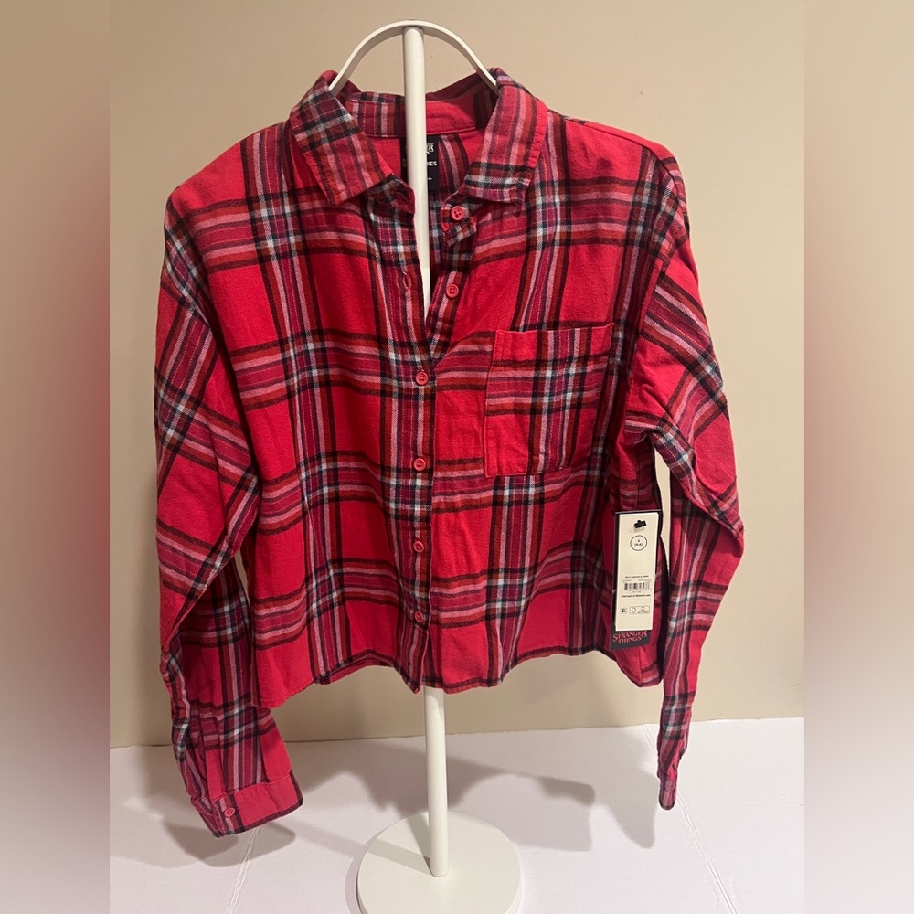 No Boundaries Stranger Things Women’s Red Plaid Cropped Flannel Shirt SM (4-6)